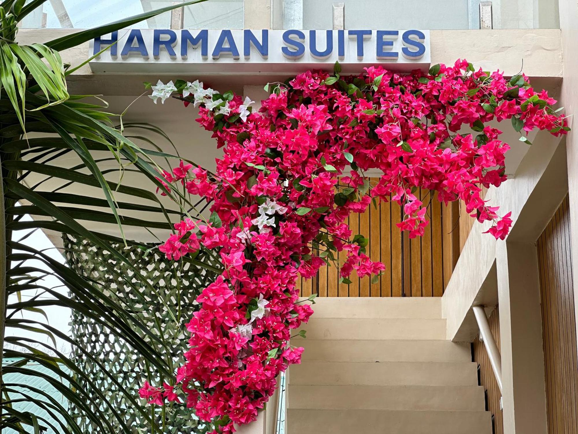 Harman Suites Moalboal Eksteriør billede